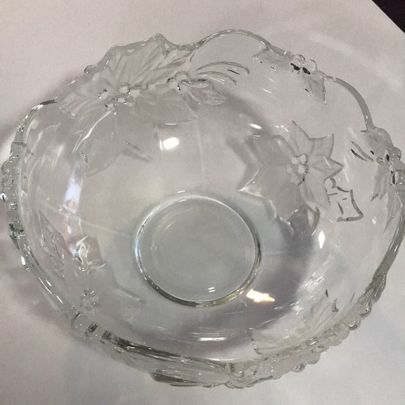 Mikasa Crystal Poinsettia Serving Bowl West Germany - Picture 4 of 12